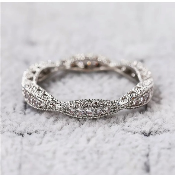 New .925 Silver White Sapphire Band Ring - Picture 3 of 7